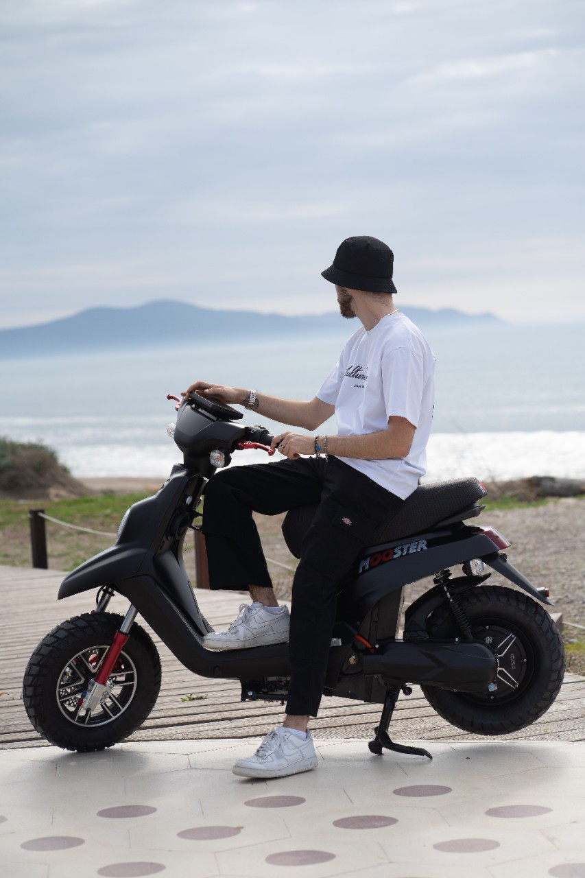 A EICMA 2025 torna il Booster: è elettrico, va fortissimo e ha leggermente cambiato nome