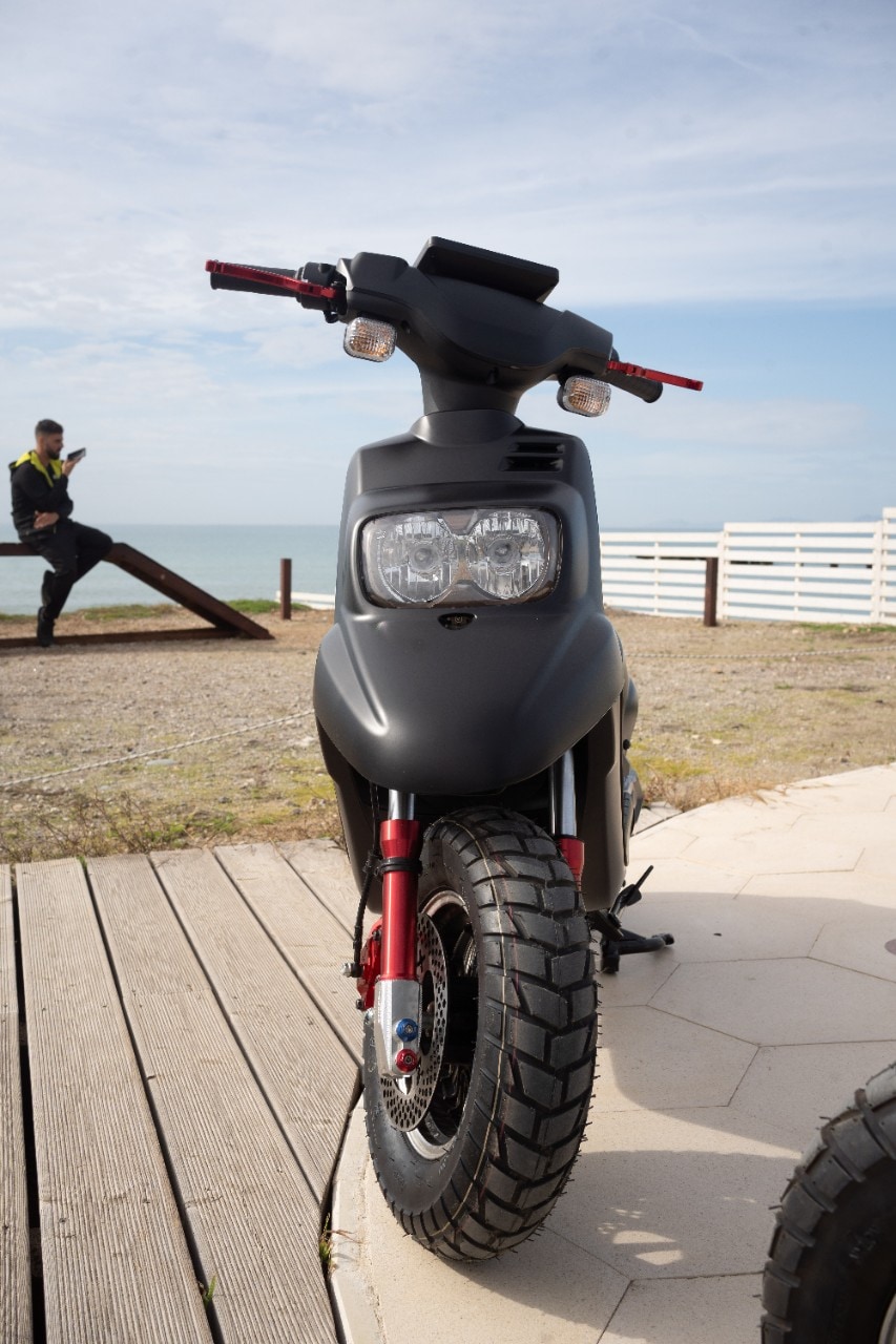 A EICMA 2025 torna il Booster: è elettrico, va fortissimo e ha leggermente cambiato nome