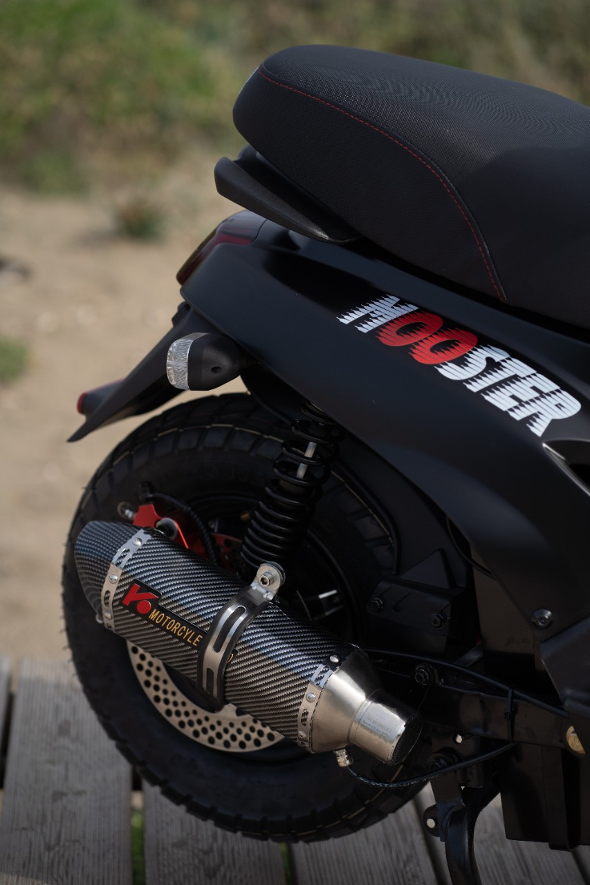 A EICMA 2025 torna il Booster: è elettrico, va fortissimo e ha leggermente cambiato nome