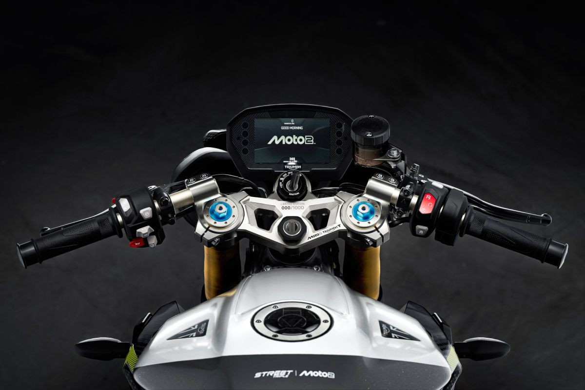 Nuove Triumph Street Triple RX e Moto2 Edition: sportive ed esclusive