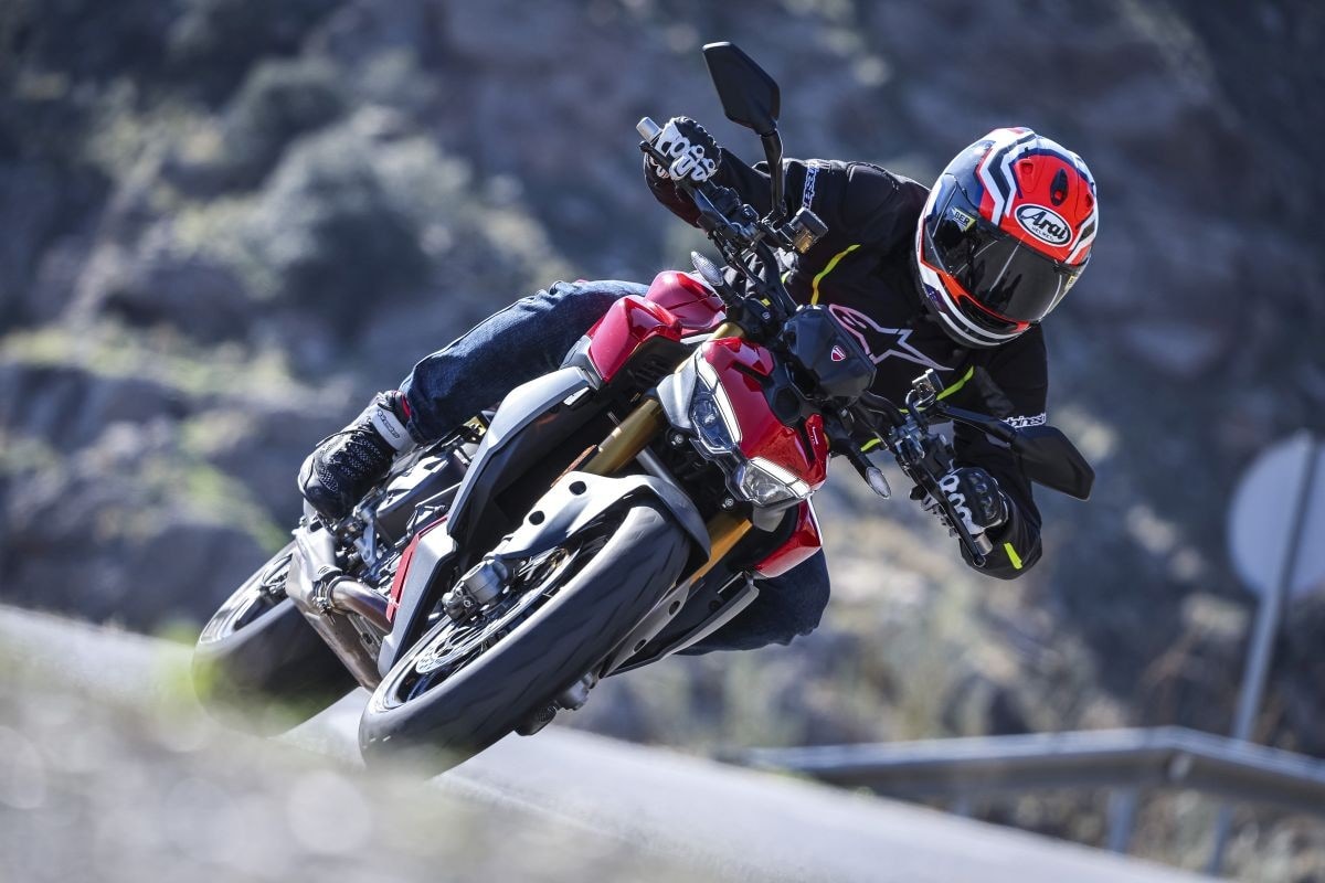 Ducati Streetfighter V2S: la prova su strada +VIDEO+
