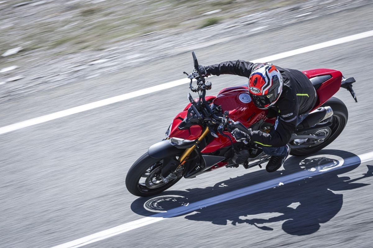 Ducati Streetfighter V2S: la prova su strada +VIDEO+