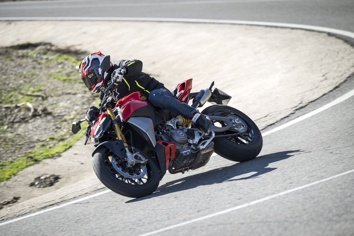 Ducati Streetfighter V2S: la prova su strada +VIDEO+