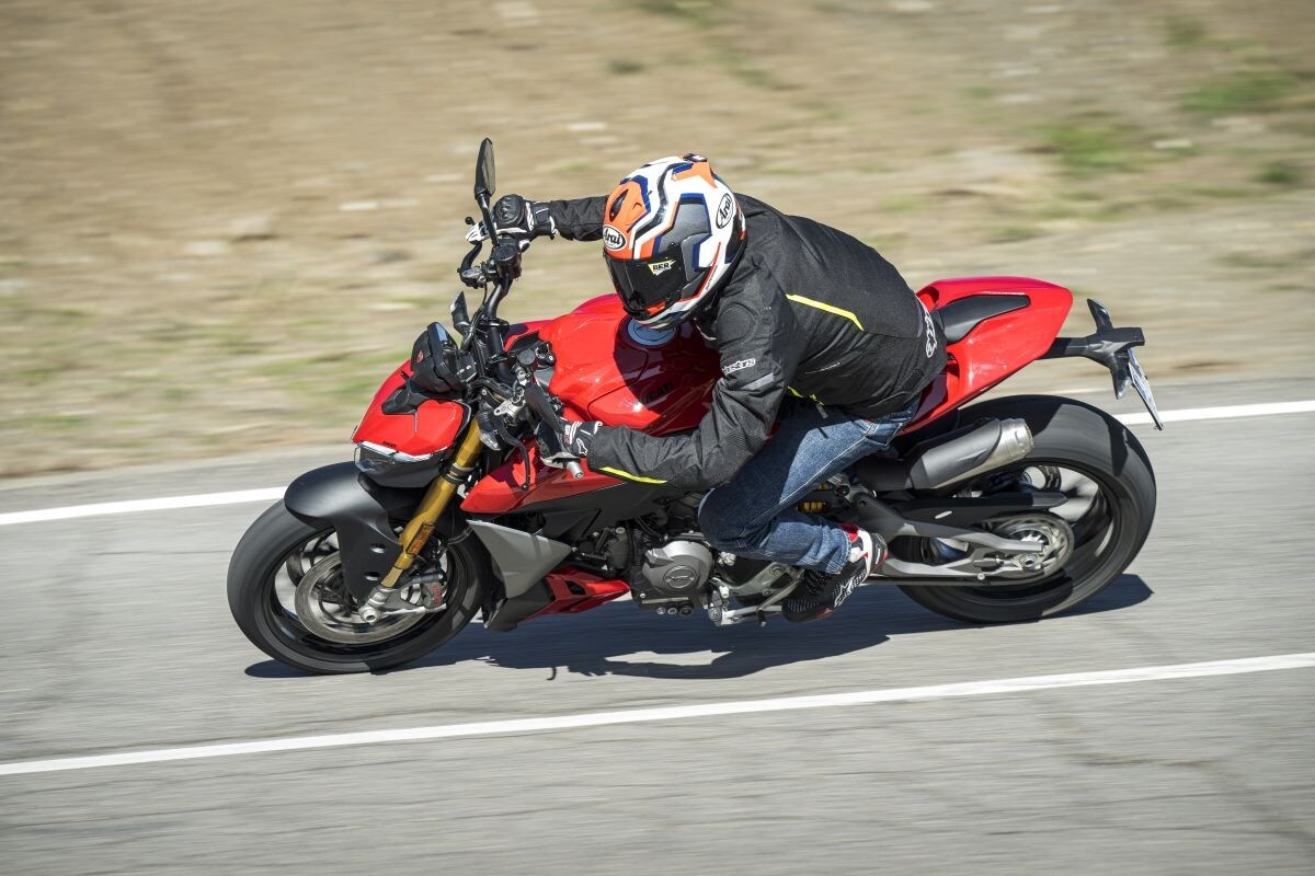 Ducati Streetfighter V2S: la prova su strada +VIDEO+