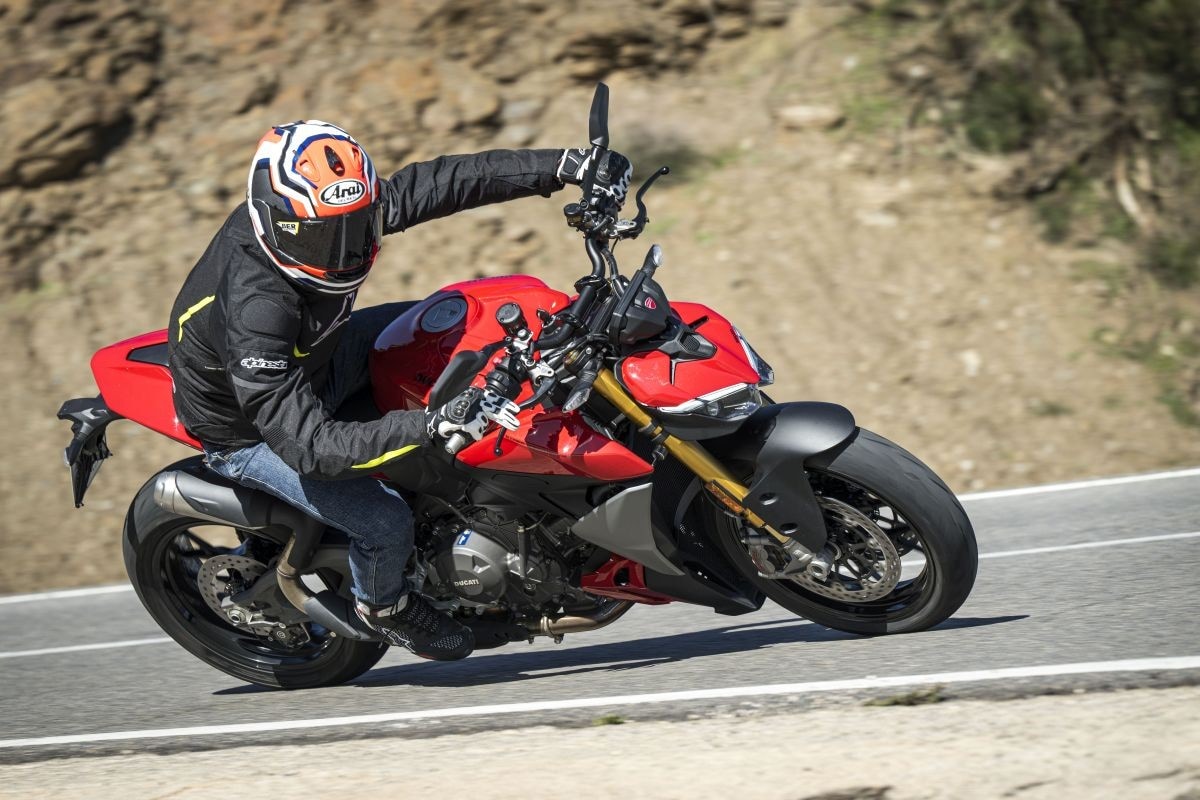Ducati Streetfighter V2S: la prova su strada +VIDEO+