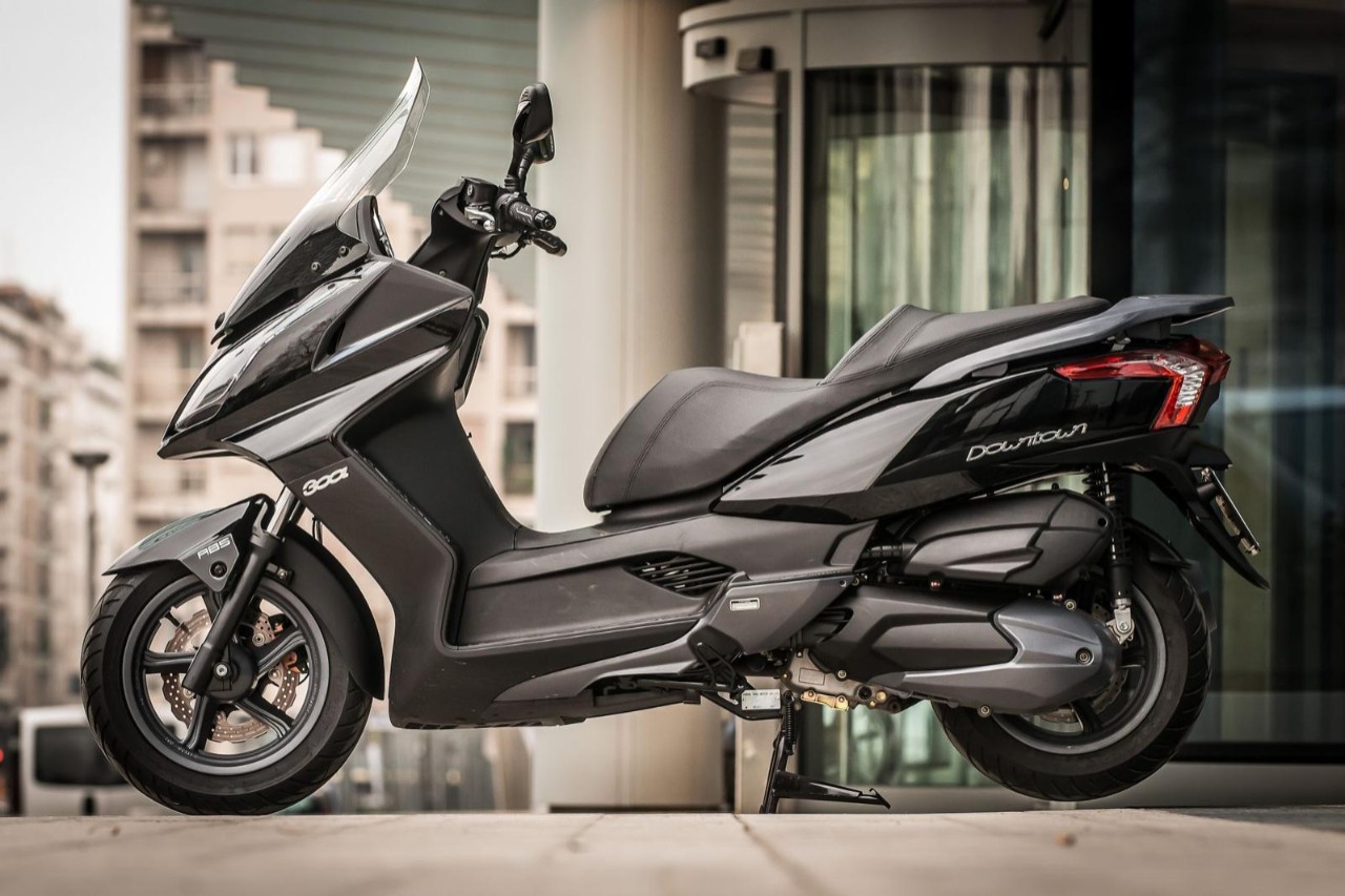 Kymco Downtown 300i ABS le due facce del trecento Anteprima, Prova e Foto Dueruote