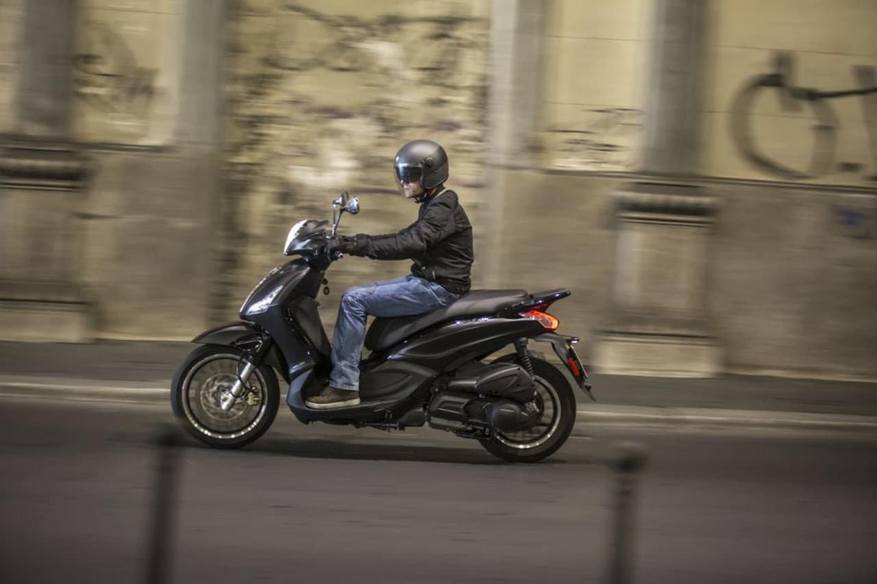 Piaggio Beverly 300 Police: non solo stile - Anteprima, Prova e Foto -  Dueruote