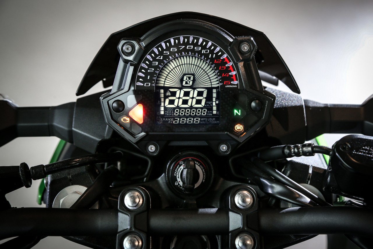 Kawasaki Z400 2019 strumentazione