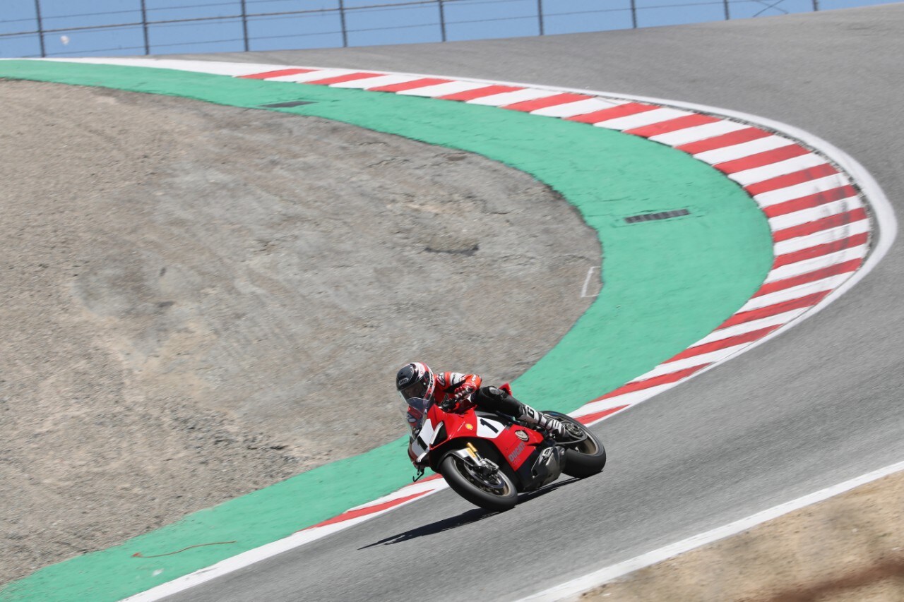 A Laguna Seca con la Ducati Panigale V4S 25° Anniversario 916
