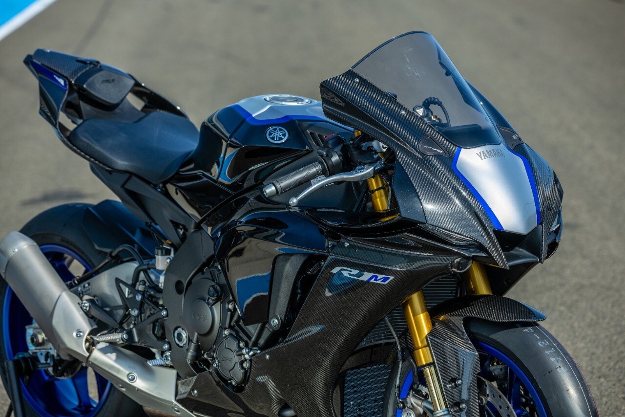 Yamaha YZF-R1: la guardi e ti rapisce