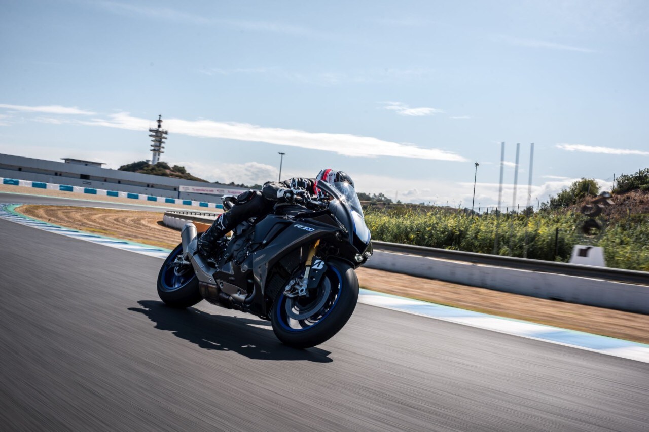 Yamaha YZF-R1: la guardi e ti rapisce
