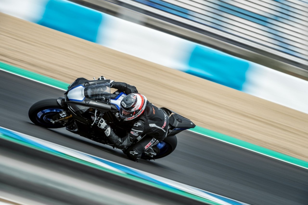 Yamaha YZF-R1: la guardi e ti rapisce