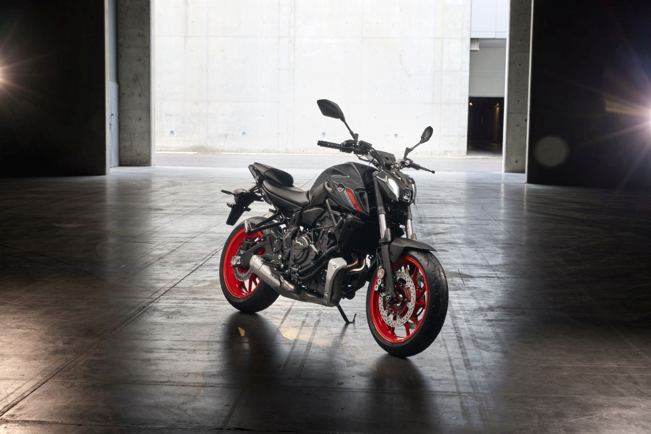 In sella alla Yamaha MT-07 MY21: ecco il video!