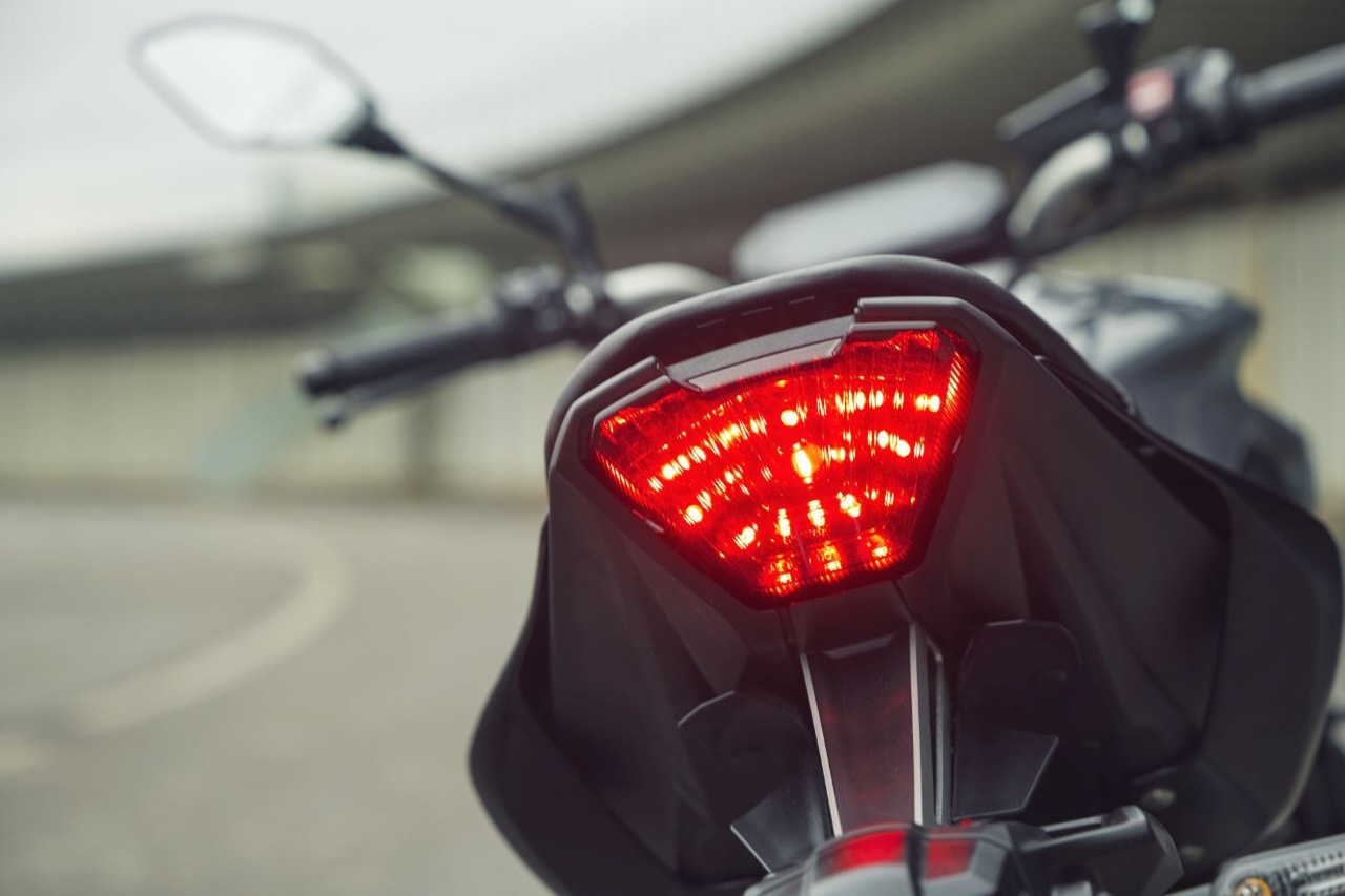 In sella alla Yamaha MT-07 MY21: ecco il video!