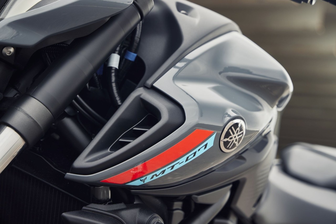 In sella alla Yamaha MT-07 MY21: ecco il video!