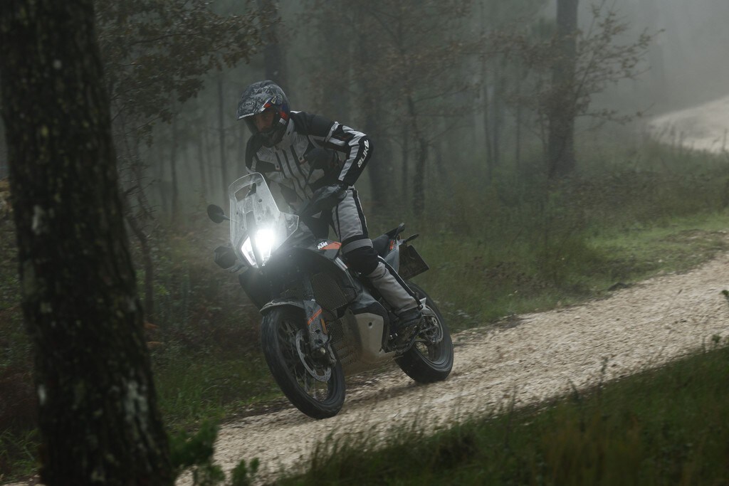 KTM 890 Adventure 2023: la prova