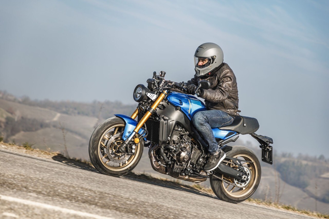 Kawasaki Z900 RS SE e Yamaha XRS900: modern classic... a modo loro