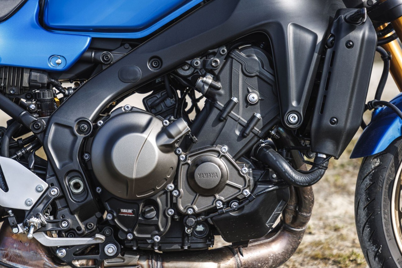 Kawasaki Z900 RS SE e Yamaha XRS900: modern classic... a modo loro