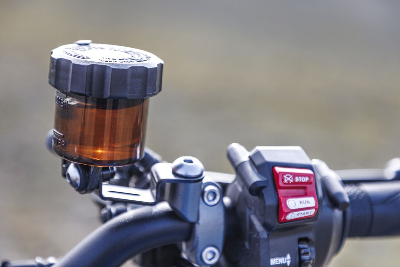 Kawasaki Z900 RS SE e Yamaha XRS900: modern classic... a modo loro