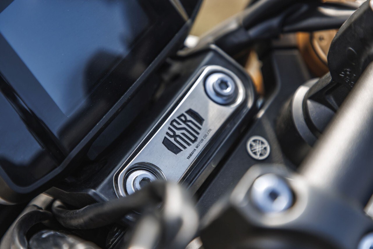 Kawasaki Z900 RS SE e Yamaha XRS900: modern classic... a modo loro