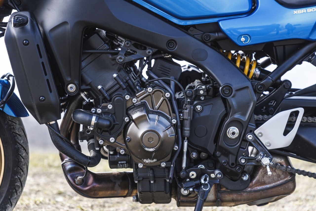 Kawasaki Z900 RS SE e Yamaha XRS900: modern classic... a modo loro