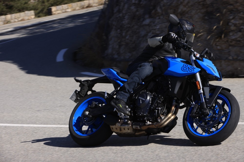 Suzuki GSX-8S: nuda alla meta