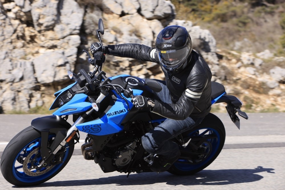 Suzuki GSX-8S: nuda alla meta