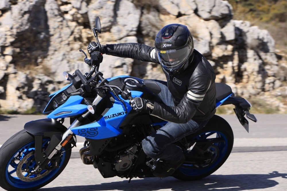 Suzuki GSX-8S: nuda alla meta