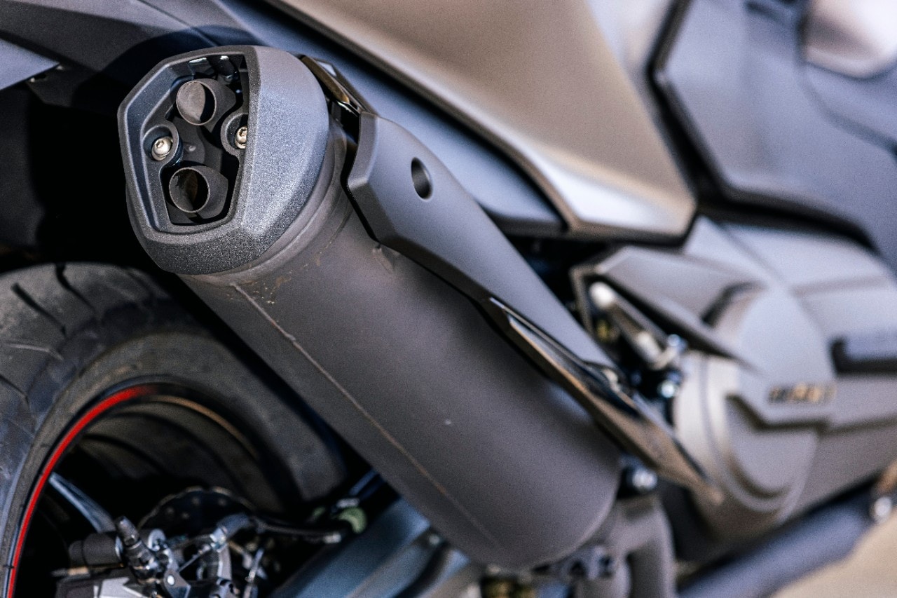 Kymco AK 550 Premium: lo sportivo si fa più turistico