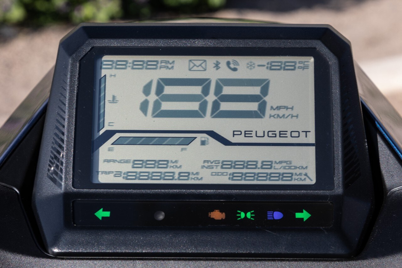 Peugeot Tweet: tutto ciò che serve per la città