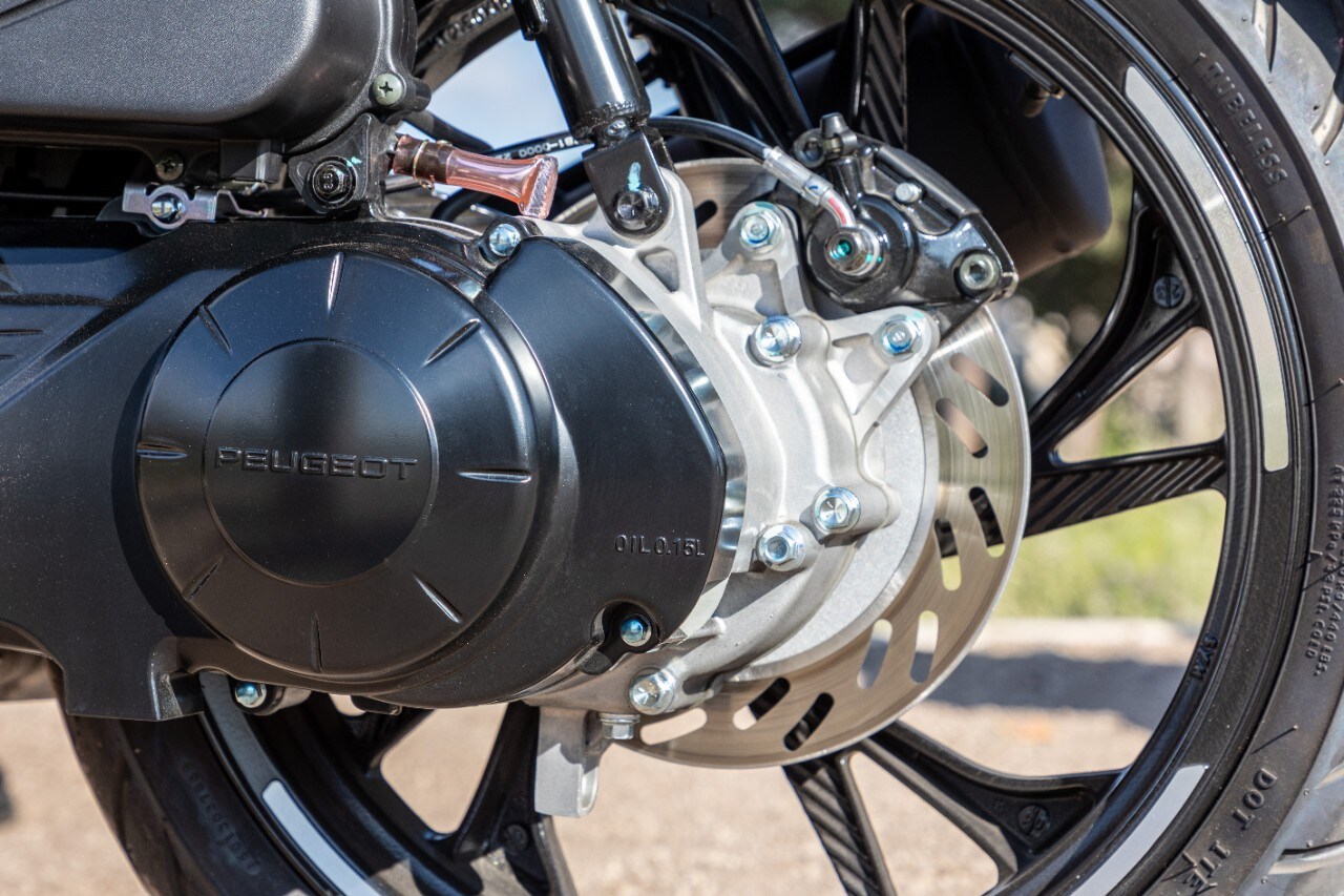 Peugeot Tweet: tutto ciò che serve per la città