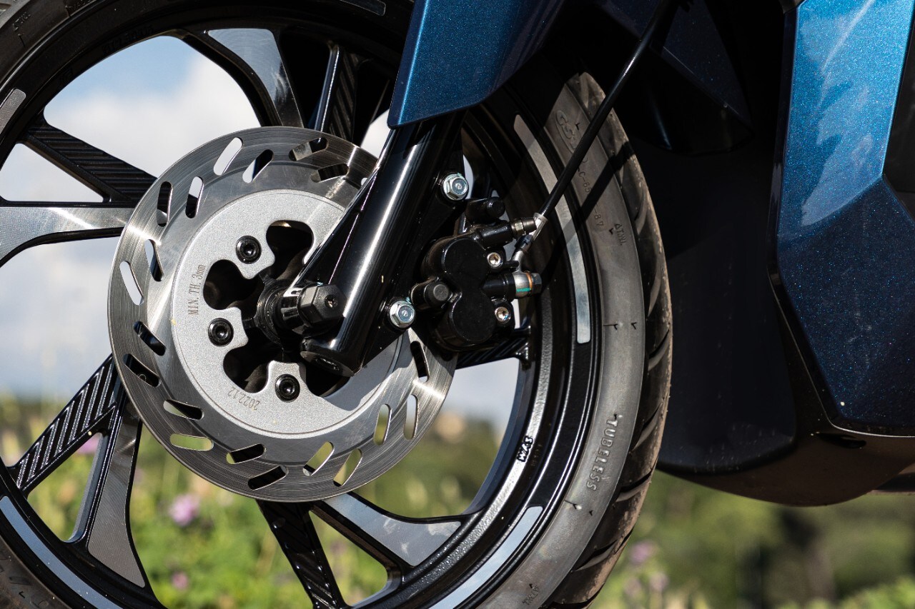 Peugeot Tweet: tutto ciò che serve per la città