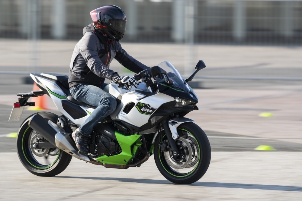 Kawasaki Ninja 7 Hybrid: buona la prima