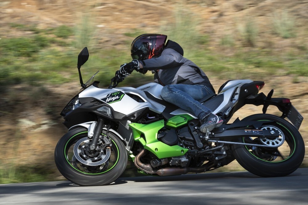 Kawasaki Ninja 7 Hybrid: buona la prima