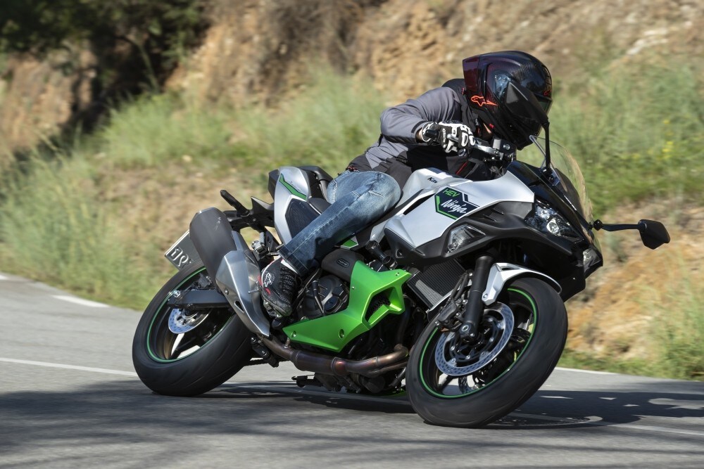 Kawasaki Ninja 7 Hybrid: buona la prima