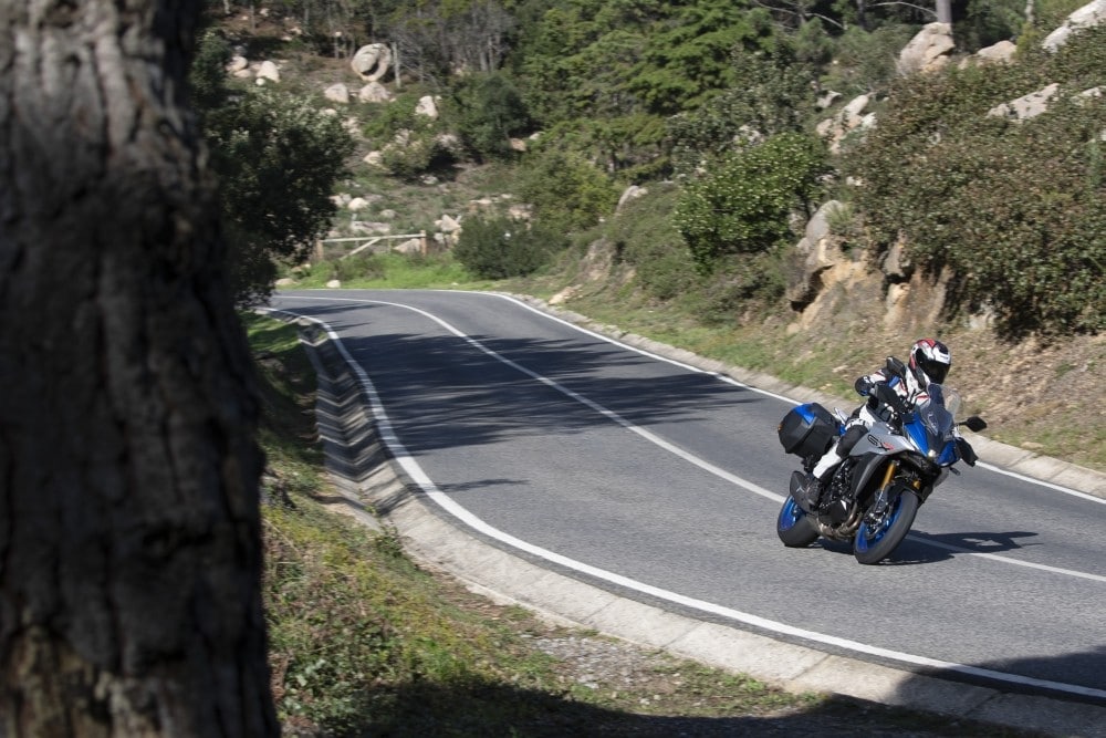 Suzuki GSX-S 1000 GX: una crossover col fuoco dentro