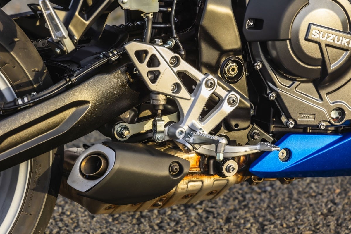 Suzuki GSX-8R: la virtù sta nel mezzo +VIDEO+