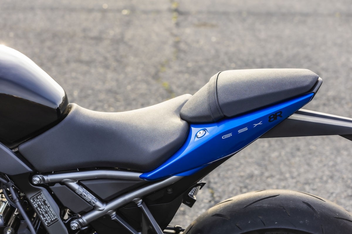 Suzuki GSX-8R: la virtù sta nel mezzo +VIDEO+