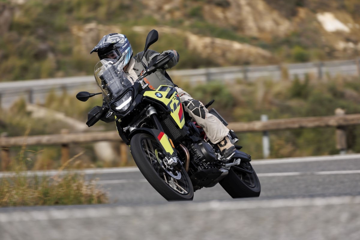 BMW F 900 GS: una macchina perfetta per l'offroad +VIDEO+