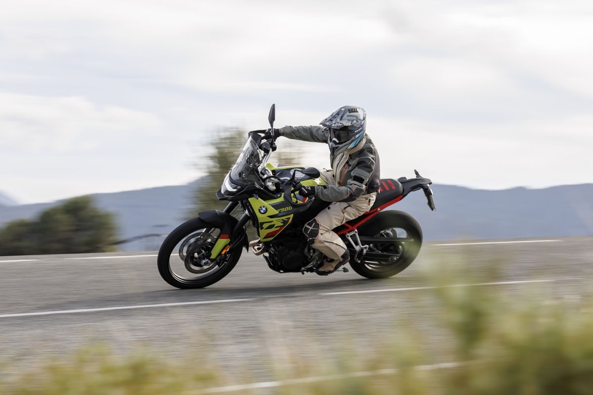 BMW F 900 GS: una macchina perfetta per l'offroad +VIDEO+