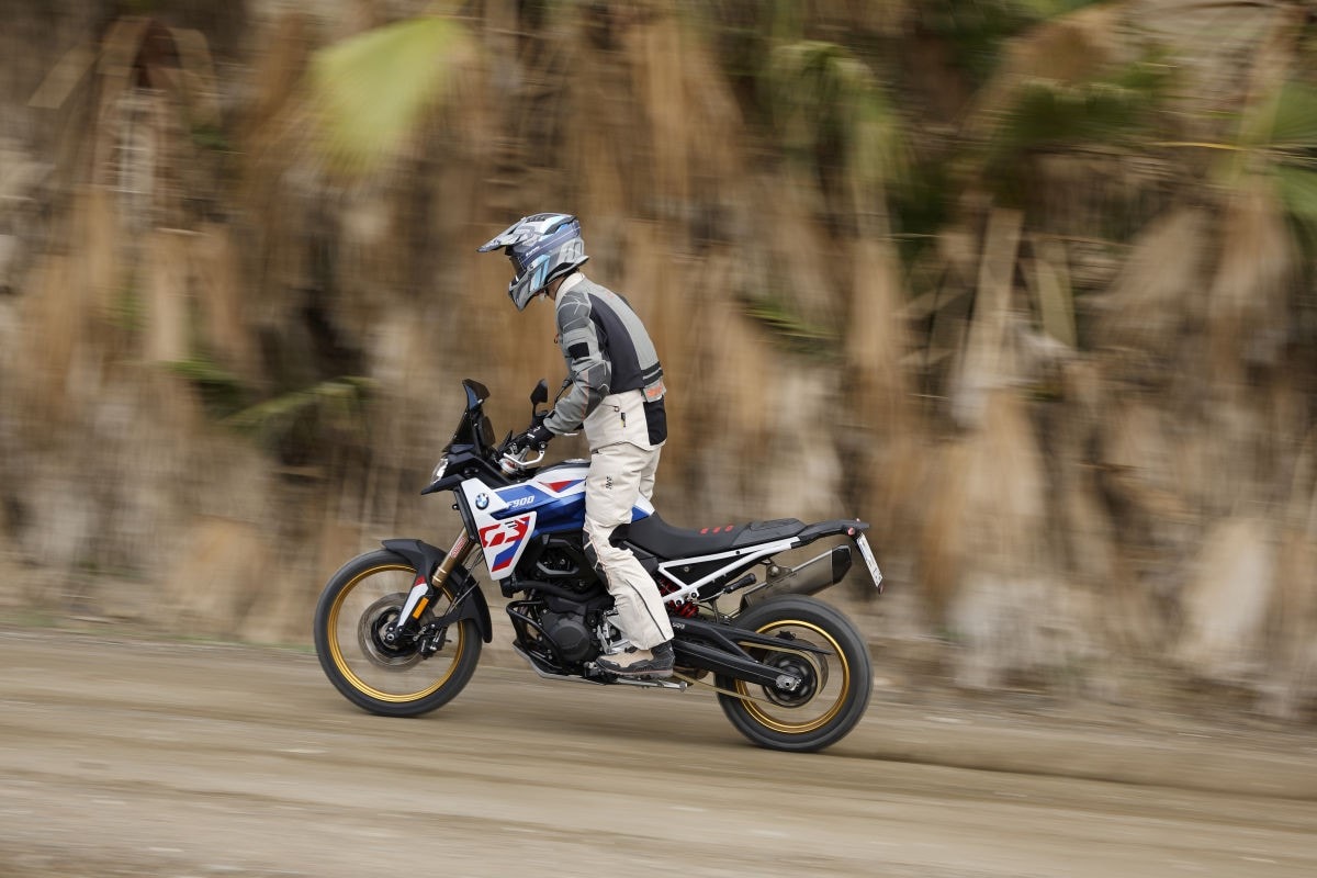 BMW F 900 GS: una macchina perfetta per l'offroad +VIDEO+