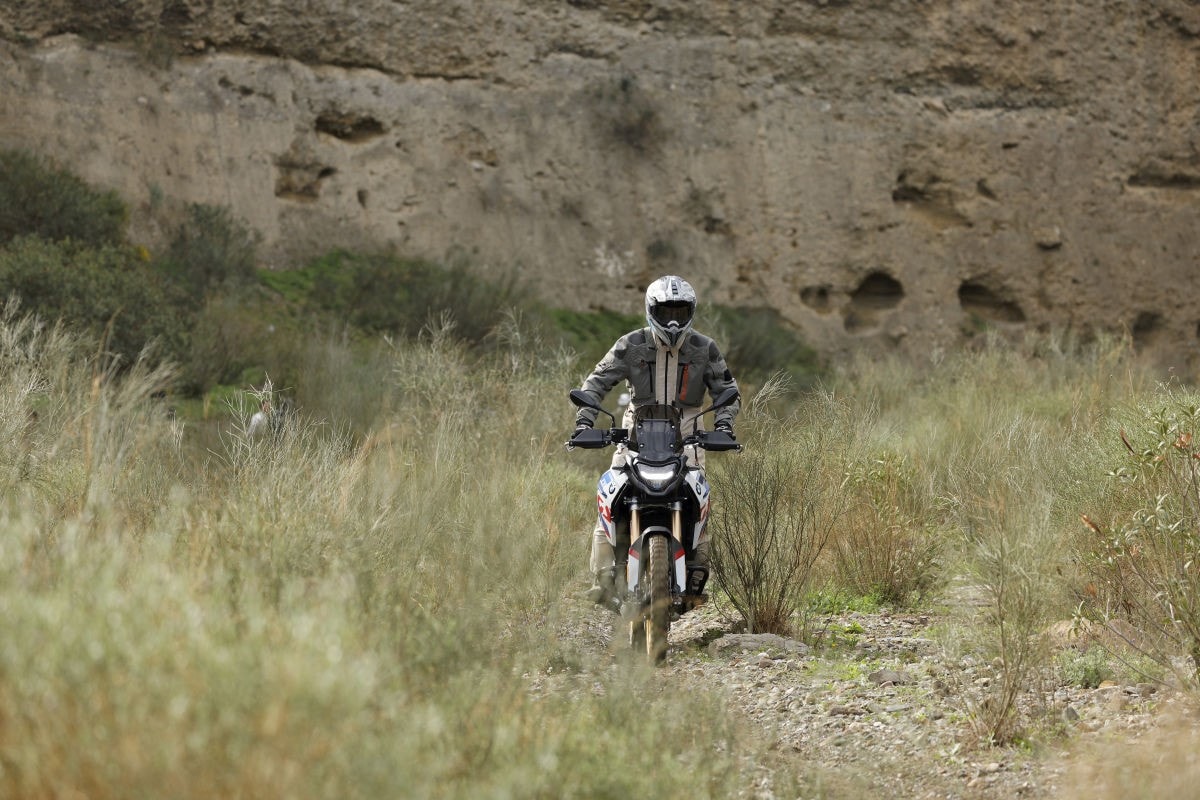 BMW F 900 GS: una macchina perfetta per l'offroad +VIDEO+