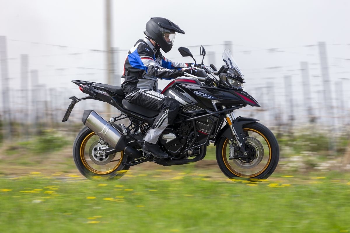 QJ Motor SRT 800 S, SRT 800 SX: la prova +VIDEO+