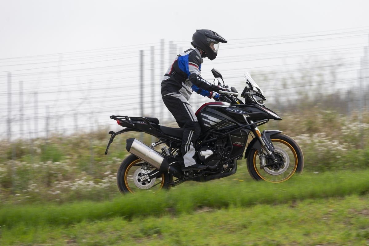 QJ Motor SRT 800 S, SRT 800 SX: la prova +VIDEO+