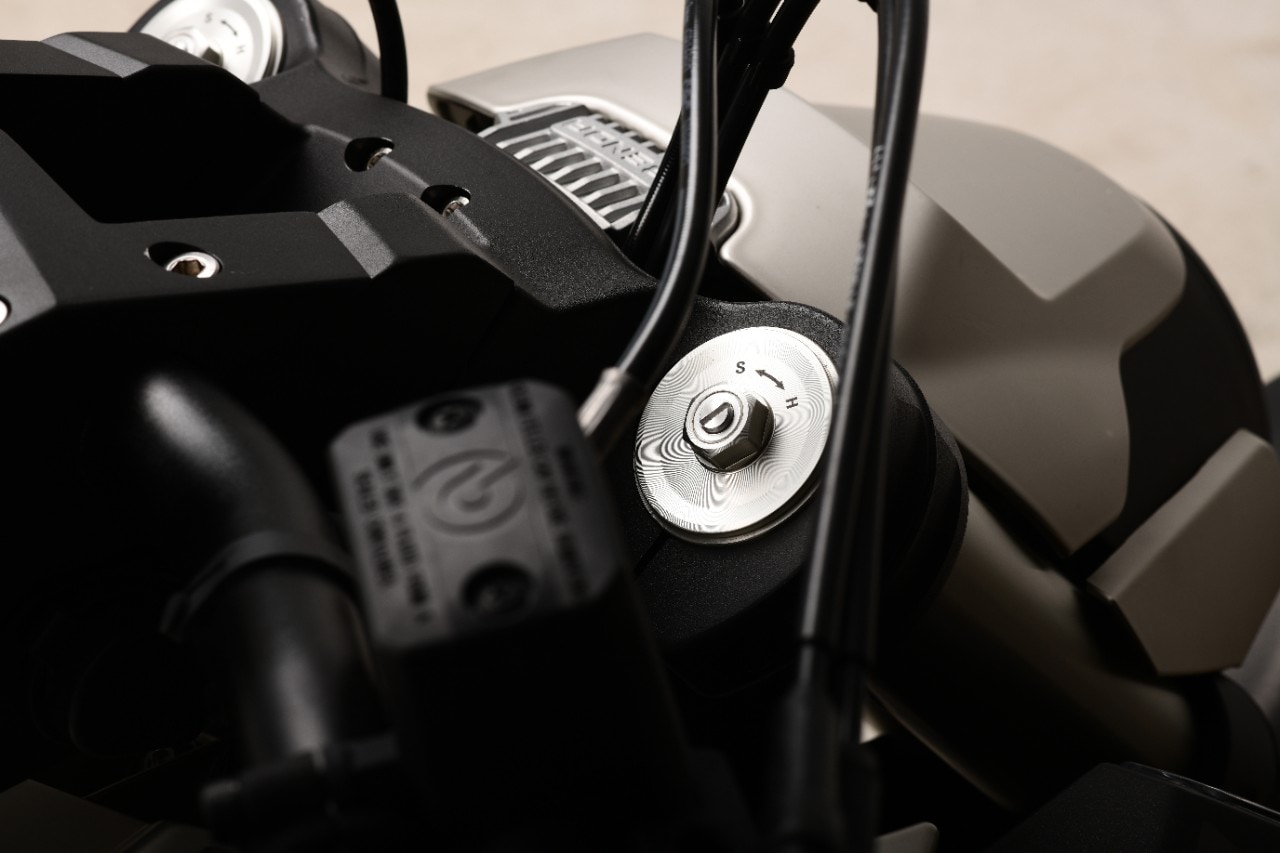 Ecco come va la Benda Motorcycles LFC700, una moto fuori dagli schemi