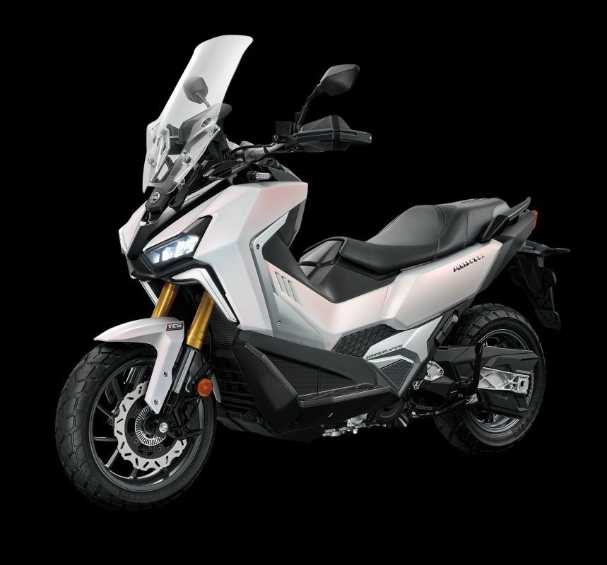 SYM ADXTG 400: lo scooter che sembra una moto 