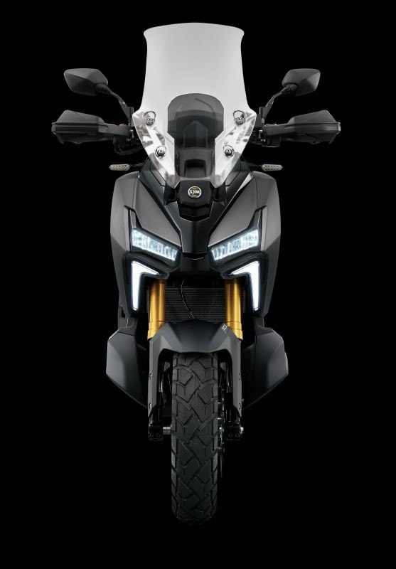SYM ADXTG 400: lo scooter che sembra una moto 