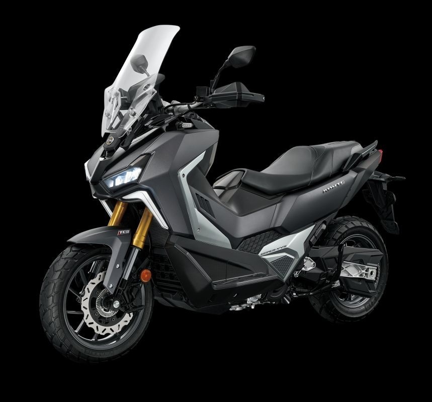 SYM ADXTG 400: lo scooter che sembra una moto 