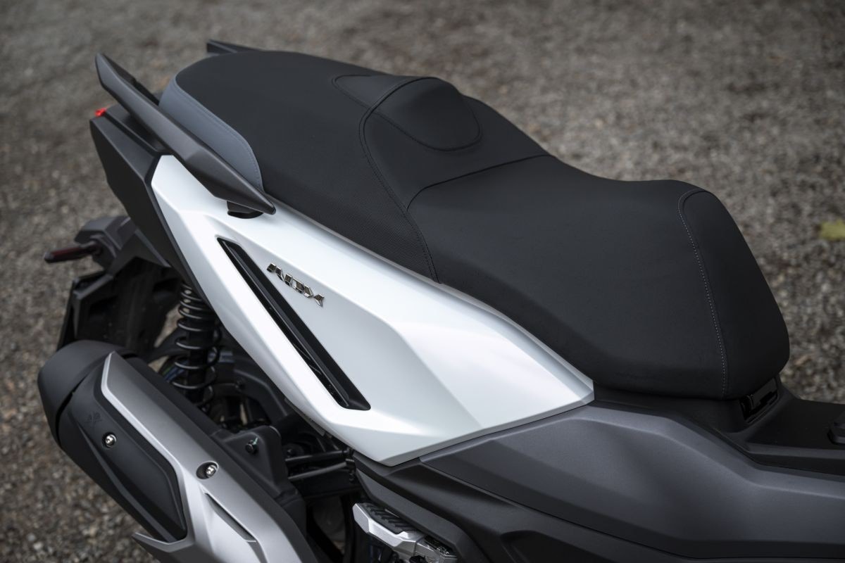 SYM ADX 300: lo scooter adventure che gioca a fare il GT