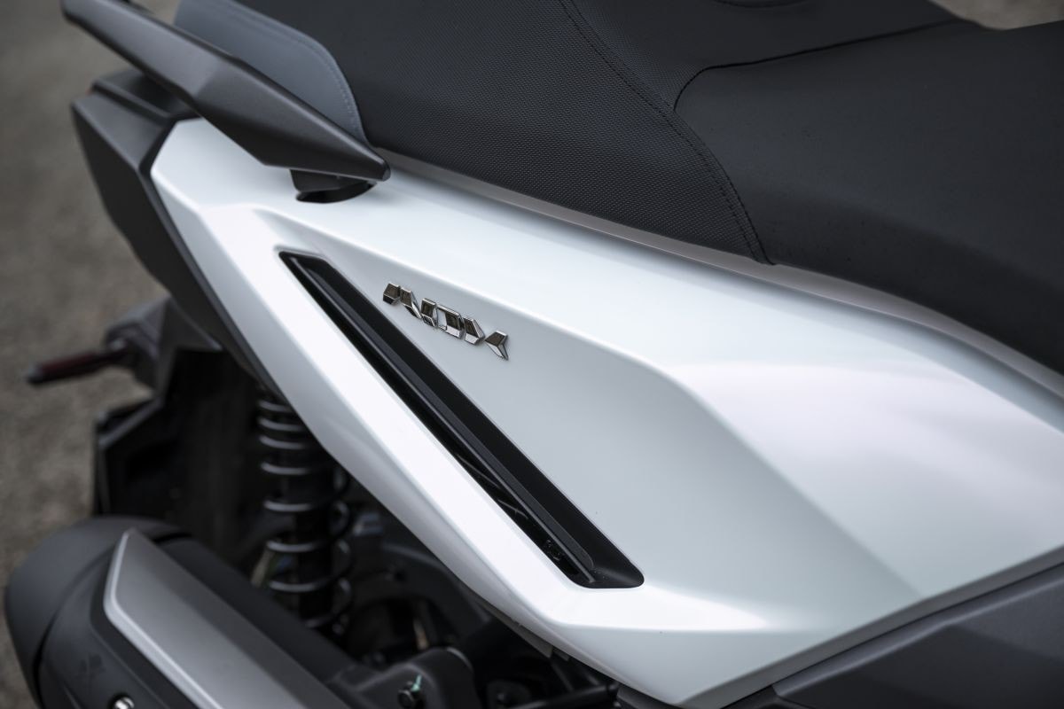 SYM ADX 300: lo scooter adventure che gioca a fare il GT